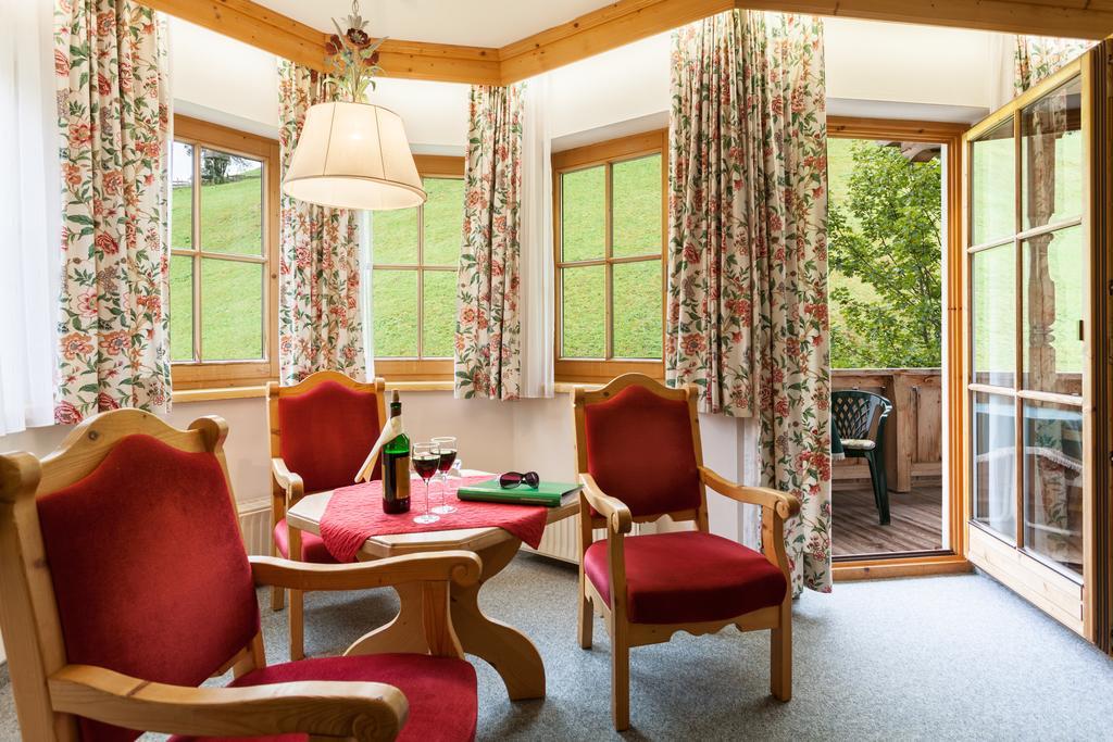 Hotel Garni Hanslerhof " Urlaub Am Bauernhof " جيرلوس الغرفة الصورة